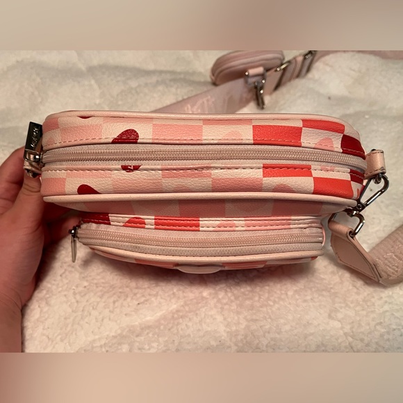 💕Host Pick💕Betsey Johnson Pink Checker Heart Crossbody Bag - Picture 7 of 15